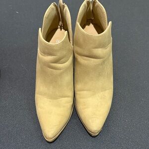 Soda Women's Tan Ankle Boots